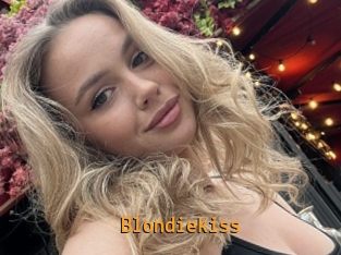 Blondiekiss
