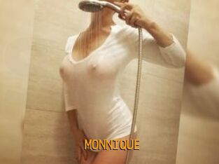 MONNIQUE_