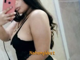 NahomyWest
