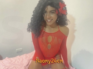 Naomy24cm