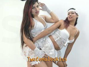 Twofemaleskiss