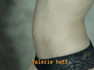 Valerie_hott